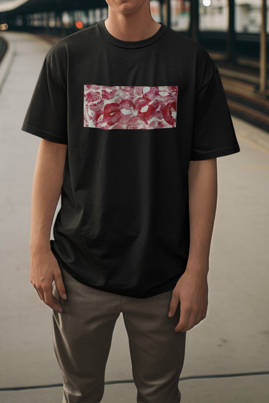 Kisses Printed Oversized T-shirt